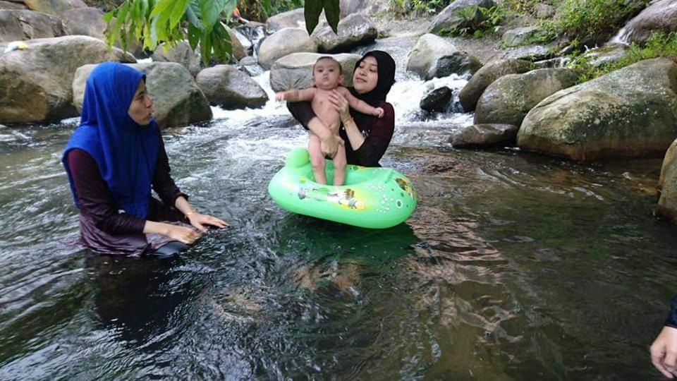 Lopoh Waterfront Budget Chalets Villa Hulu Langat Eksteriør bilde